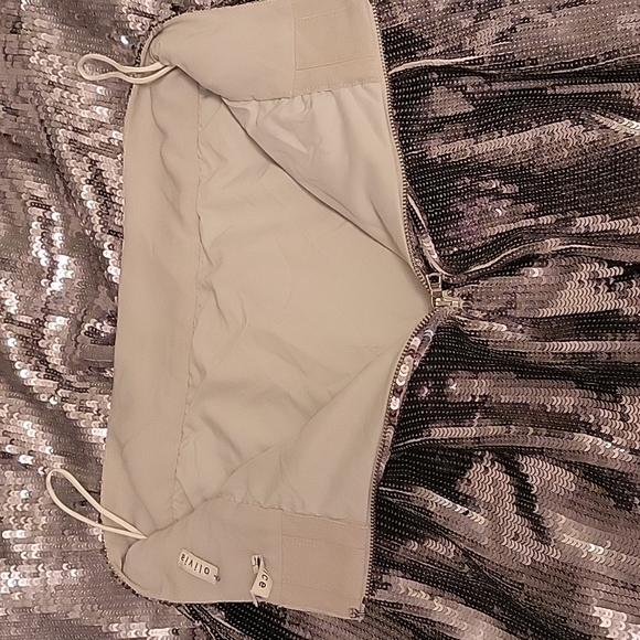 NWOT Alice + Olivia One of a Kind Floor Length Silver Sequin Skirt - Picture 7 of 7